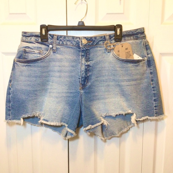 Project Indigo Juniors Light Wash Mid-Rise 90’s Style Baggy Denim Shorts - Picture 3 of 10